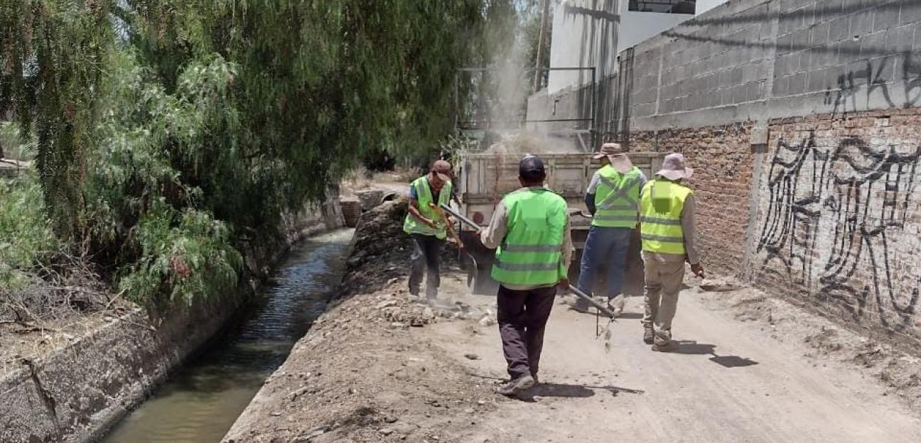 Gobierno de Soledad implementa limpieza en canales de riego para beneficiar a agricultores