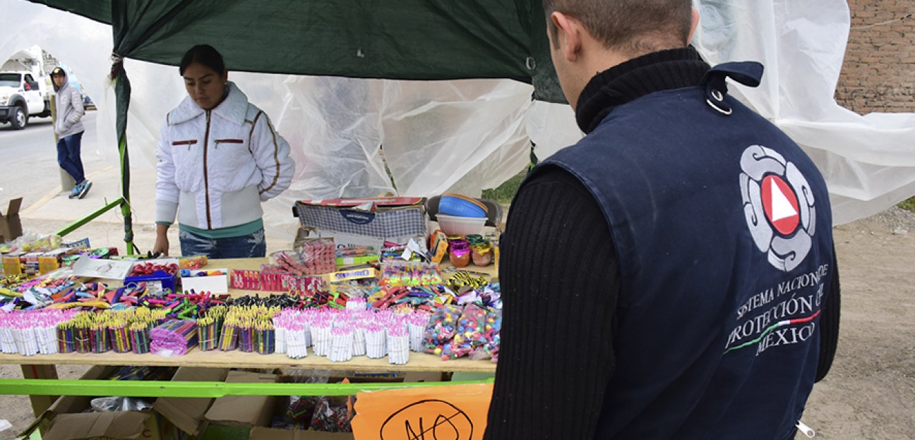 PC capacita a vendedores de pirotecnia