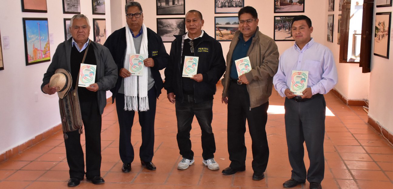 Presentan libro con cuentos y poesías de pueblos originarios del país.