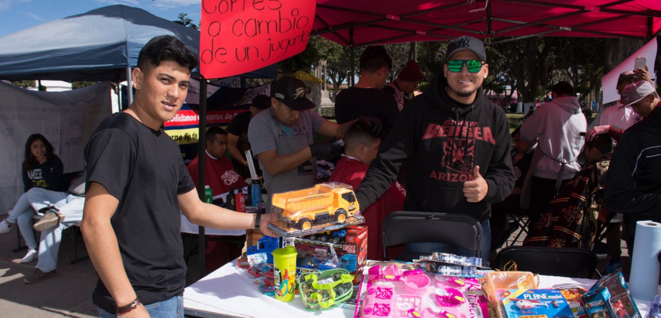 Barberías se sumaron a colecta de juguetes que encabeza el DIF de Soledad