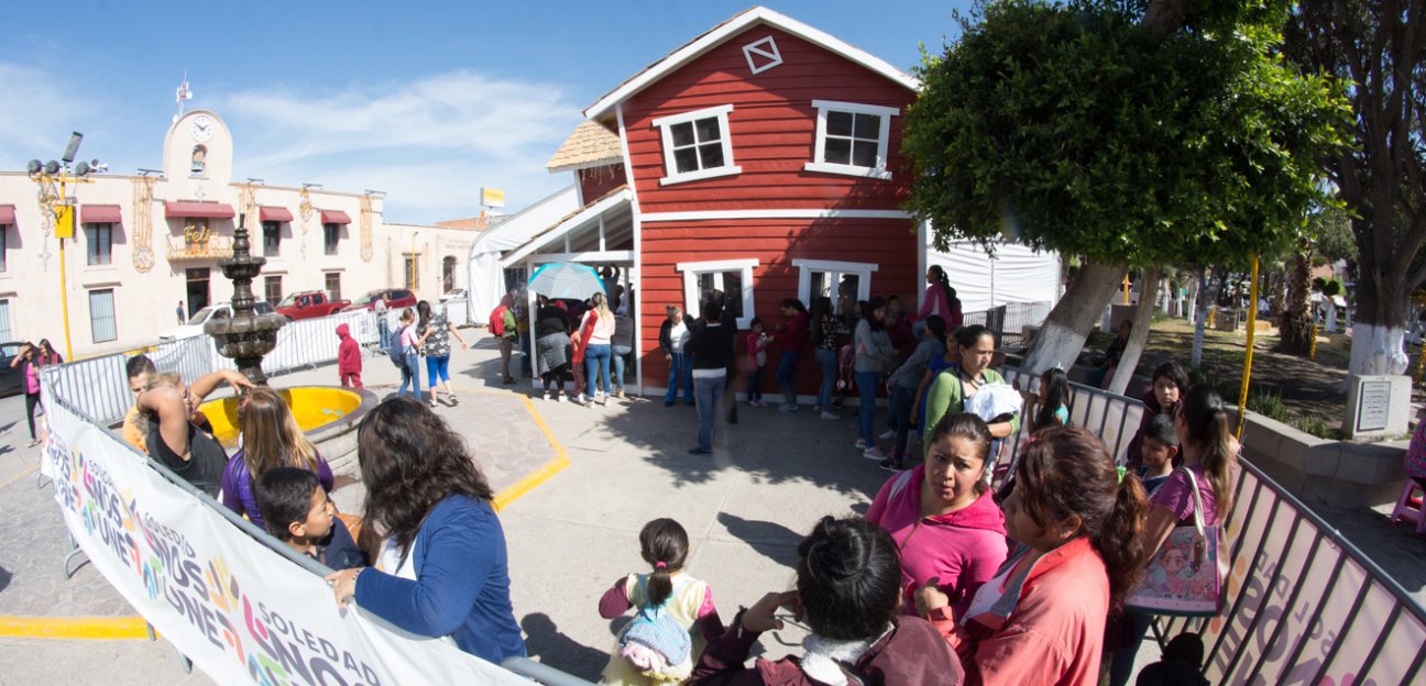 Extenderán la permanencia de la Pista de Hielo en la Plaza Principal