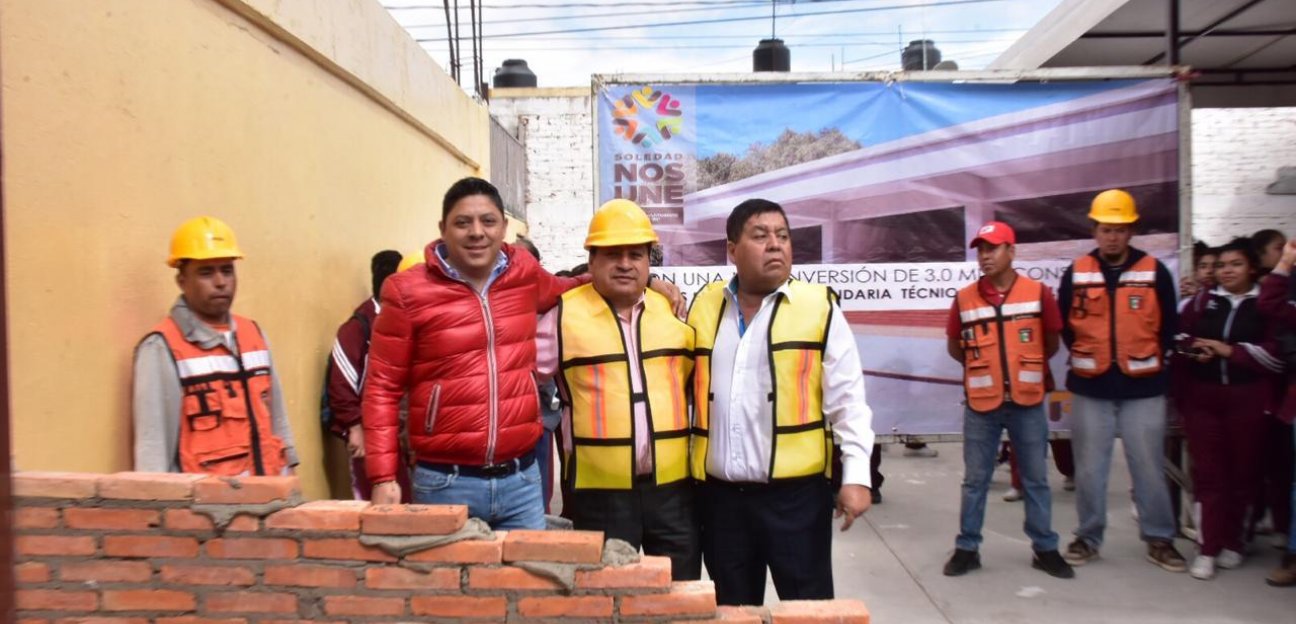 Inicia alcalde de Soledad construcción de dos aulas en la Secundaria Técnica 79