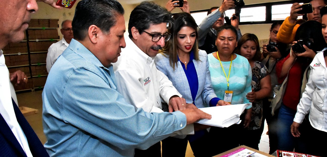 Suman esfuerzos ayuntamientos de Soledad y el IEEA para abatir rezago educativo