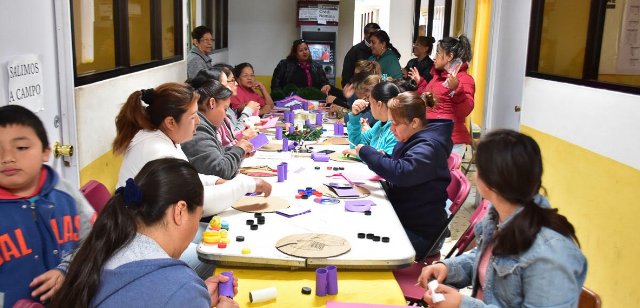 Ofrecen curso de manualidades alusivas al 14 de febrero