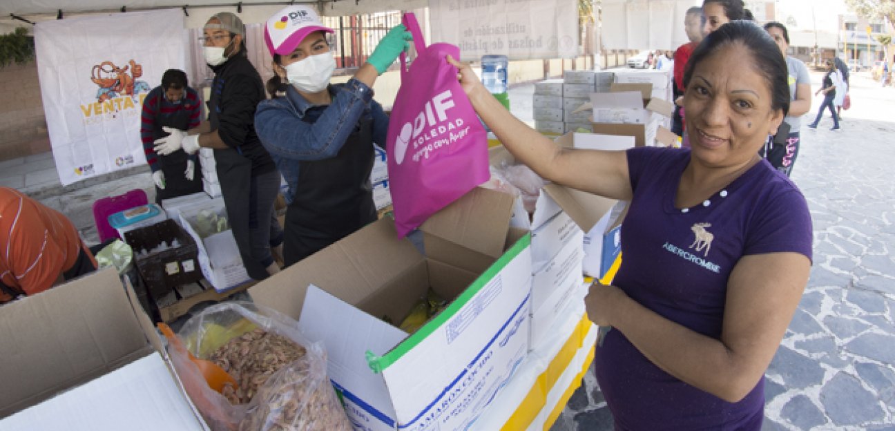 Con amplia variedad de pescados y mariscos, DIF de Soledad continúa venta a precios bajos por Cuaresma