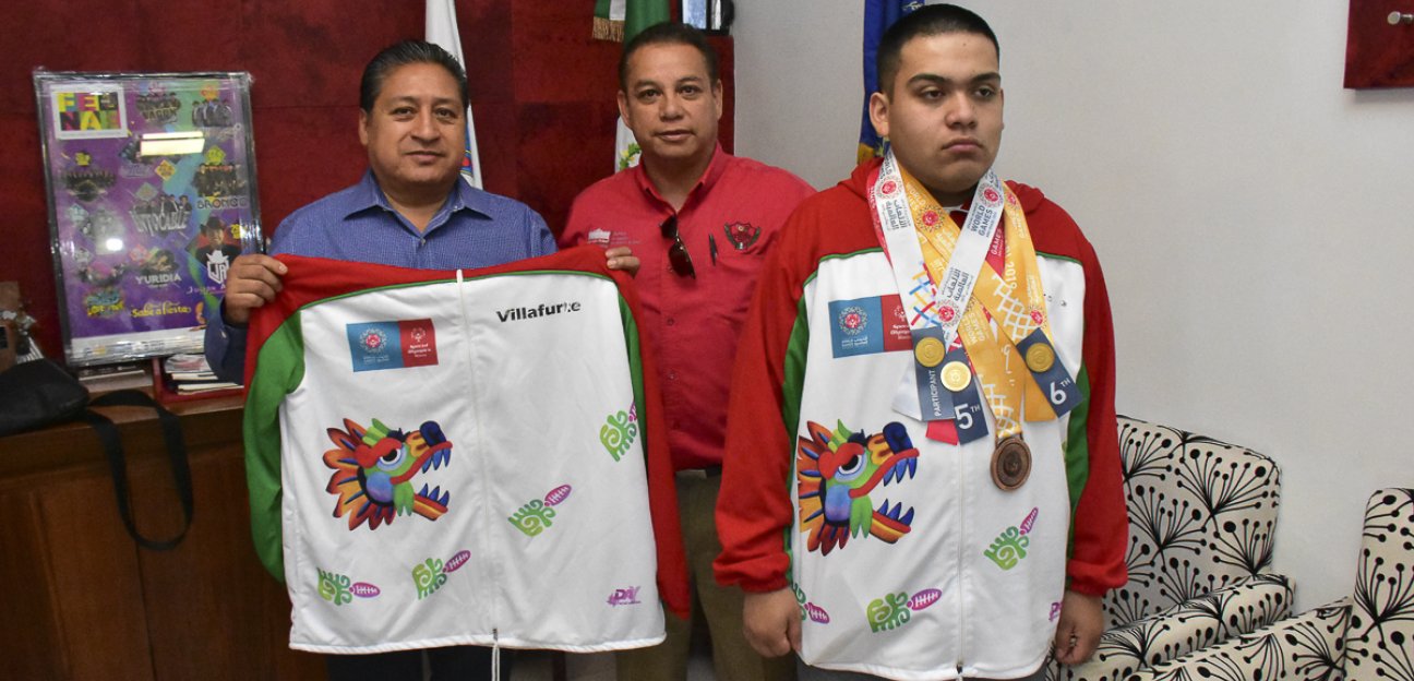Reconoce alcalde  soledense a joven atleta Martín Uriel Torres 