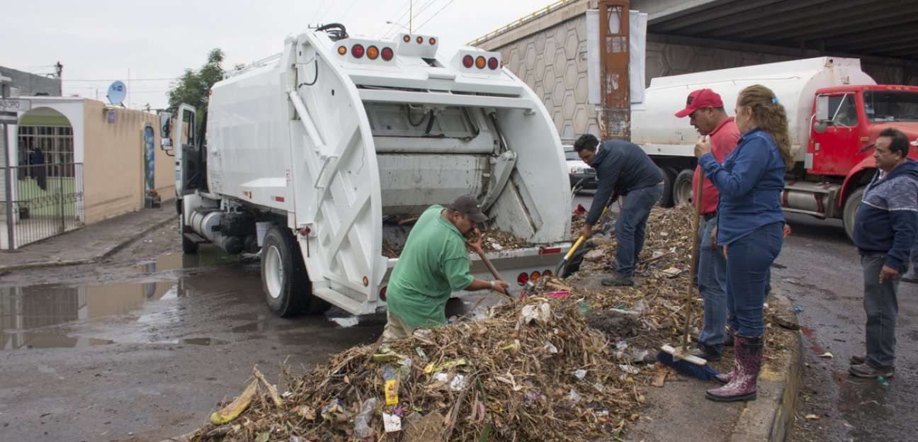 Aplican limpieza en zona urbana para evitar acumulación de agua por lluvias