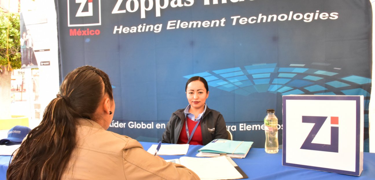 Realizan Feria del Empleo en Deportivo La Sierra