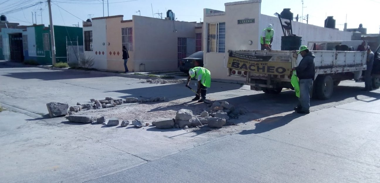 Mejoran imagen urbana en colonia La Lomita 