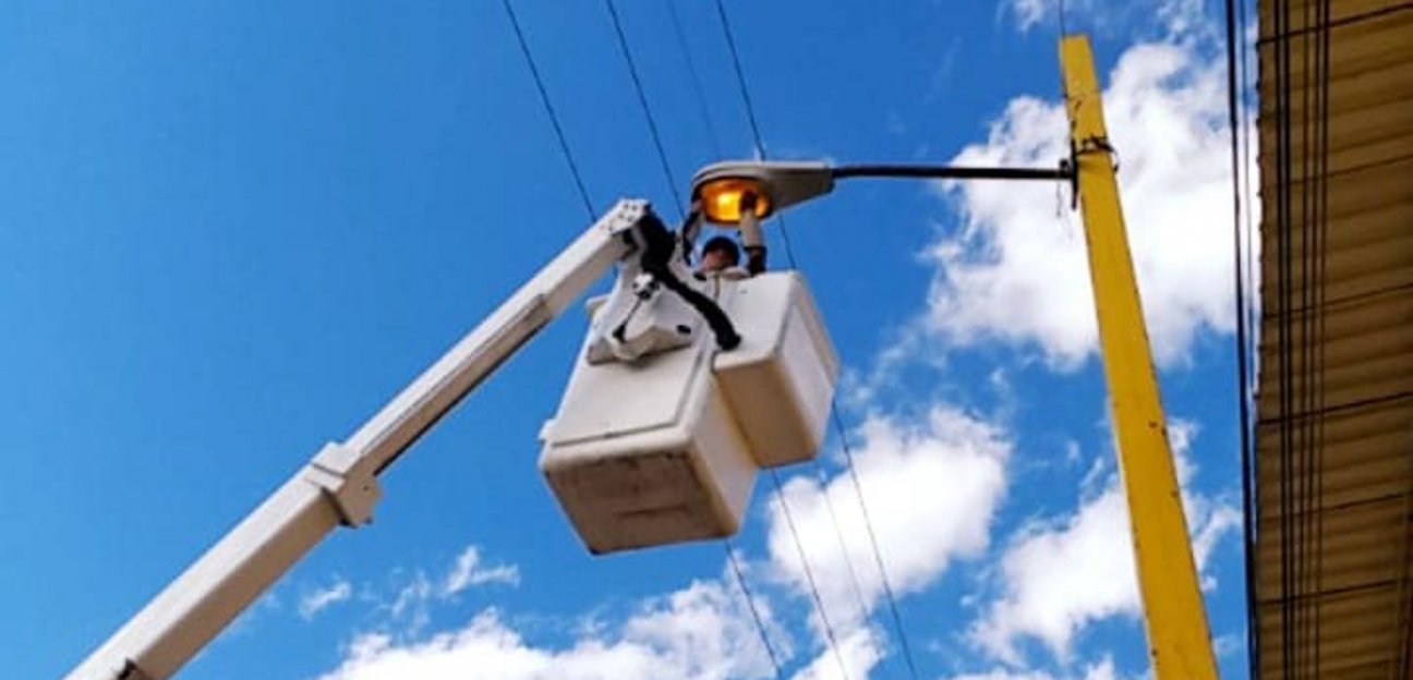 Intensifican modernización de sistema de alumbrado