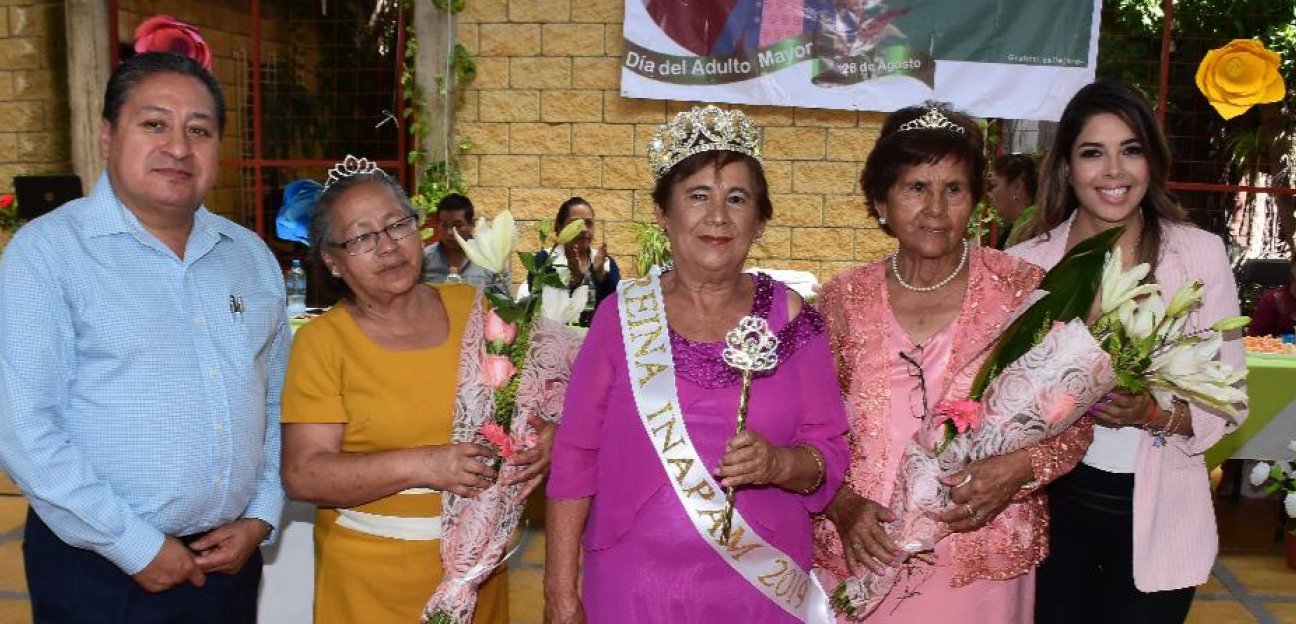 En el marco del Día Nacional del Adulto Mayor, el Ayuntamiento de Soledad rindió un emotivo homenaje a la senectud