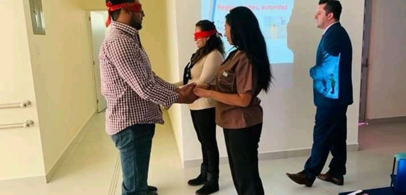 Terapistas de la UBR recibieron capacitación especializada en autismo