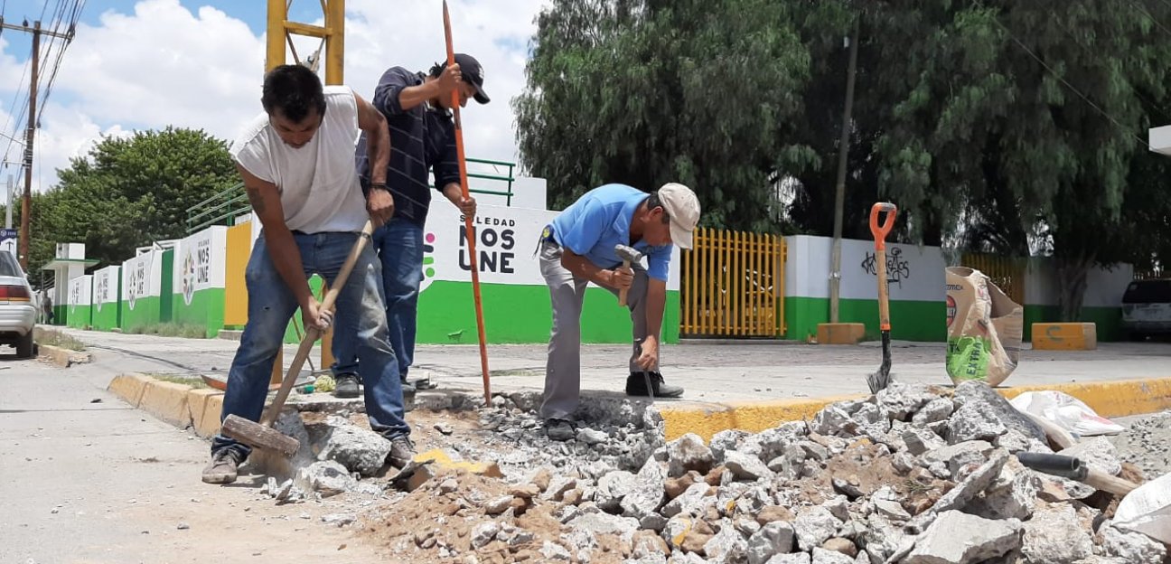 Programa Manos a la Obra ha permitido la atención con bacheo de más de mil 896 metros cuadrados