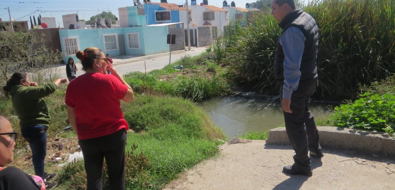 Se atienden peticiones de vecinos de Jardines de Chapultepec