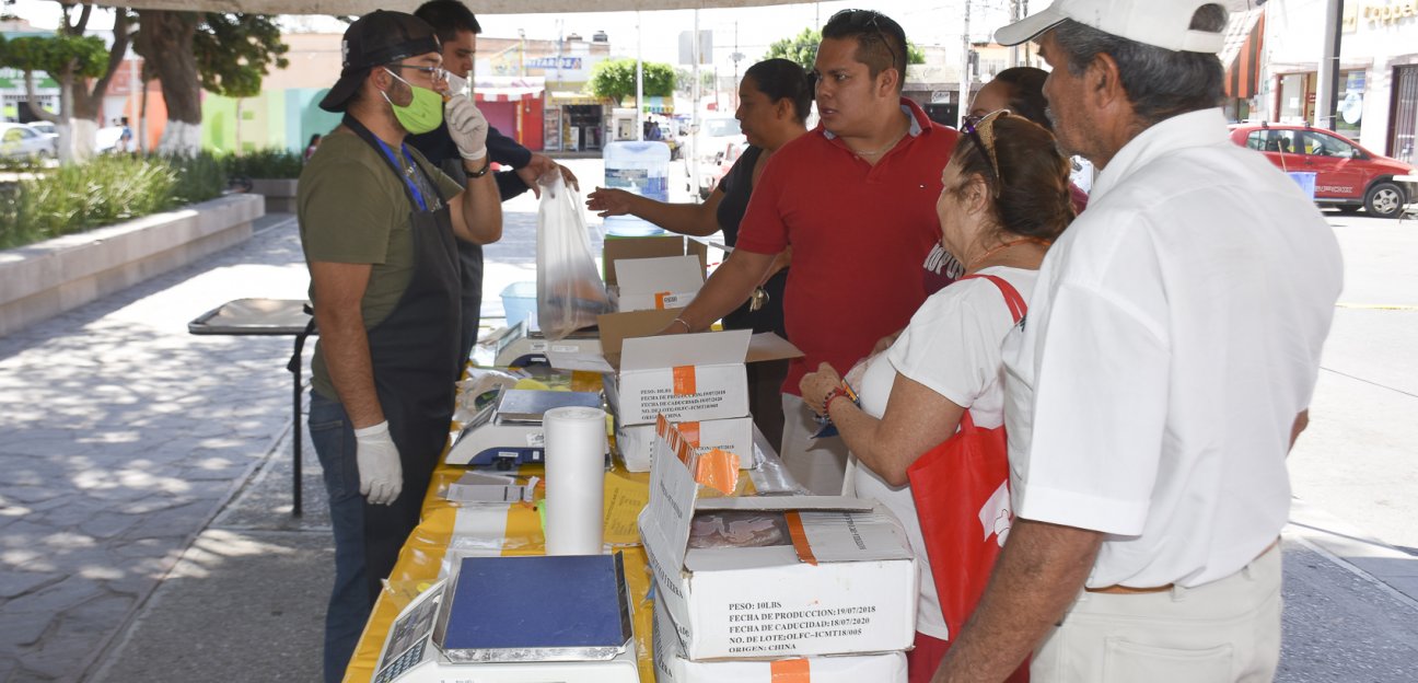 Bajo medidas sanitarias, continúa DIF de Soledad con venta de pescados y mariscos a bajo costo