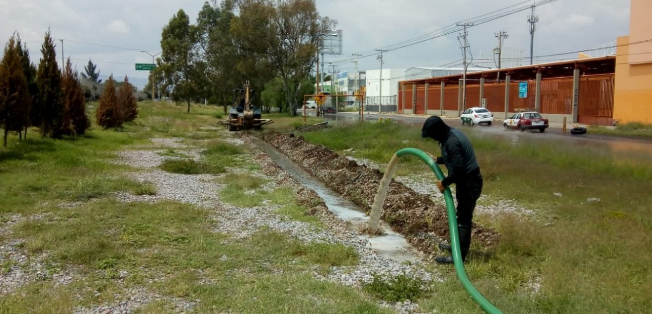 Cuadrillas de limpieza realizan limpieza y desfogue en distintos puntos