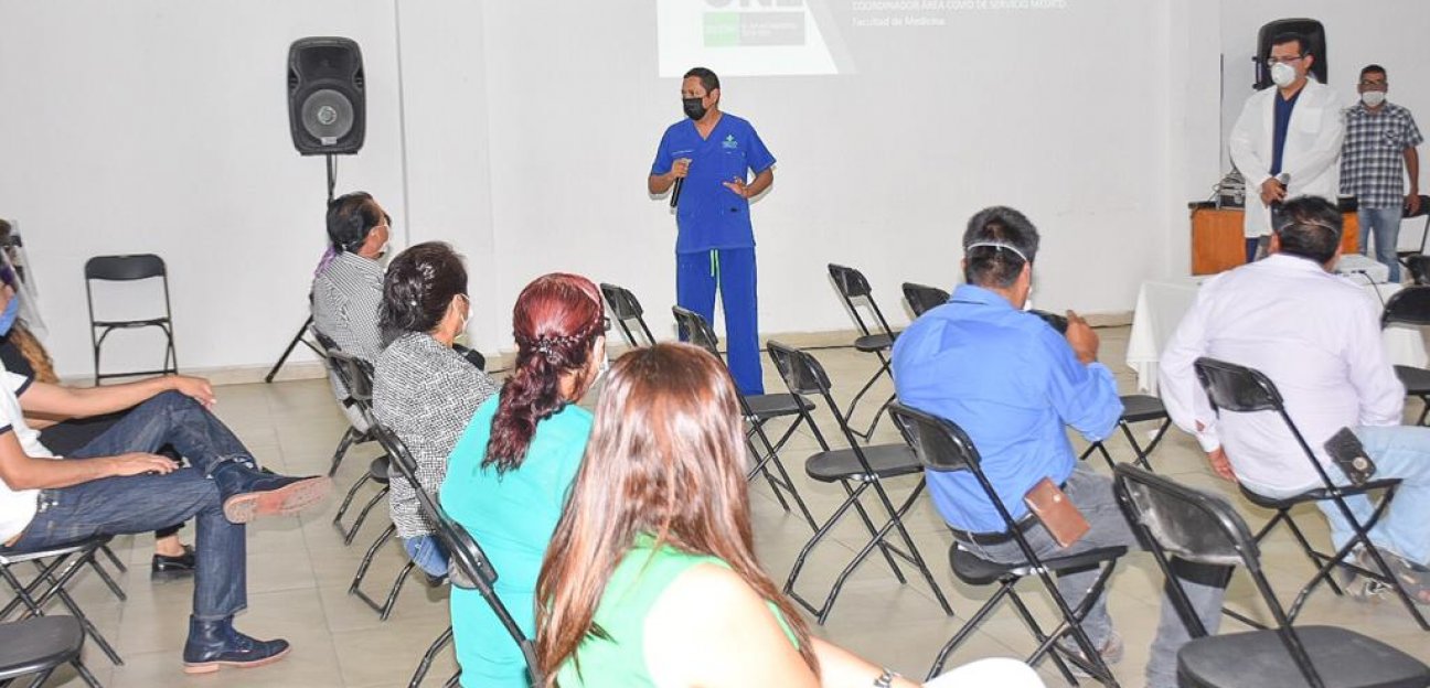 Ayuntamiento de Soledad imparte plática informativa a servidores pública y personal administrativos sobre status actual del COVID-19