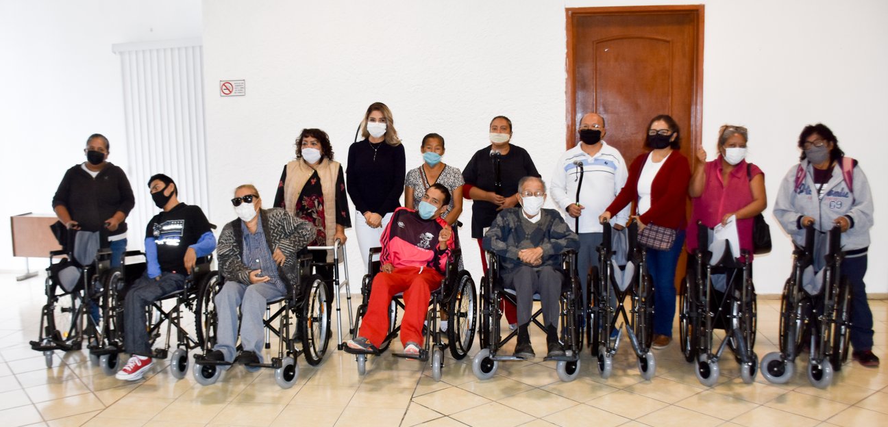 Entregó DIF Municipal sillas de ruedas y aparatos funcionales a personas en condición de vulnerabilidad