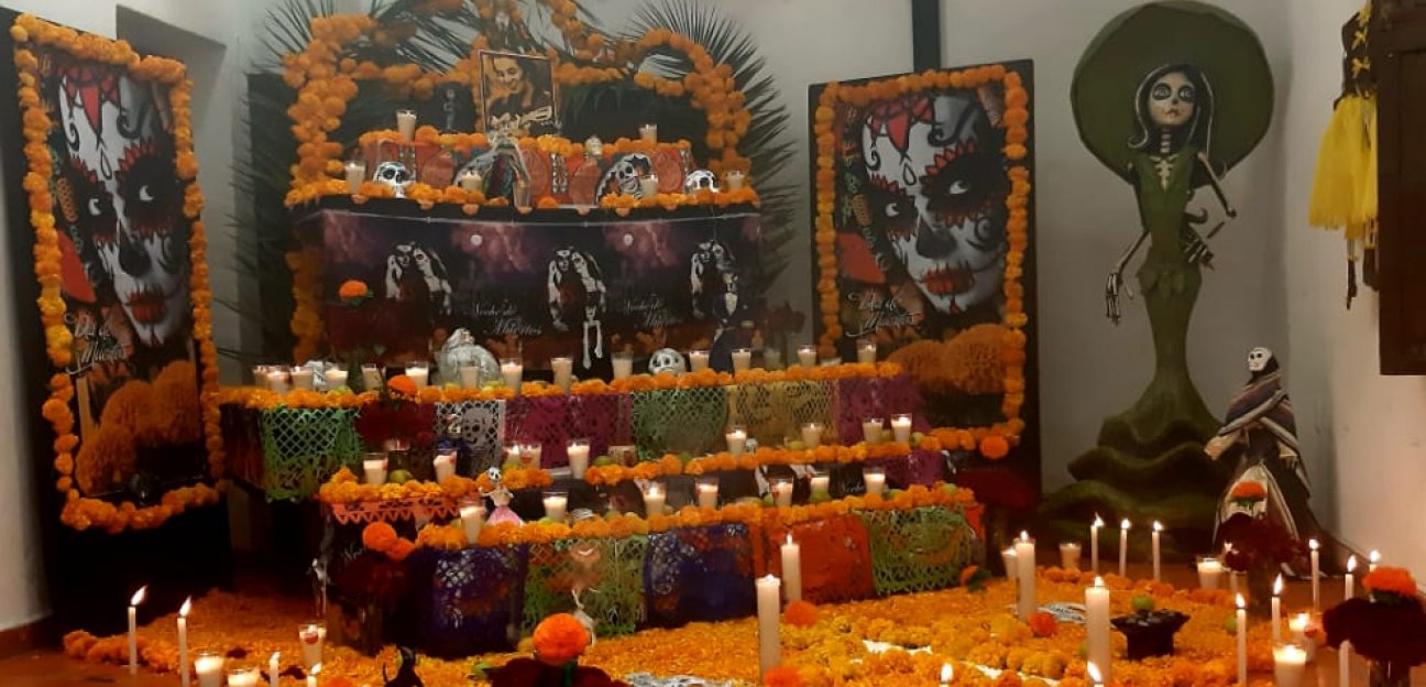 Develan altar de muertos en Casa de Cultura de Soledad