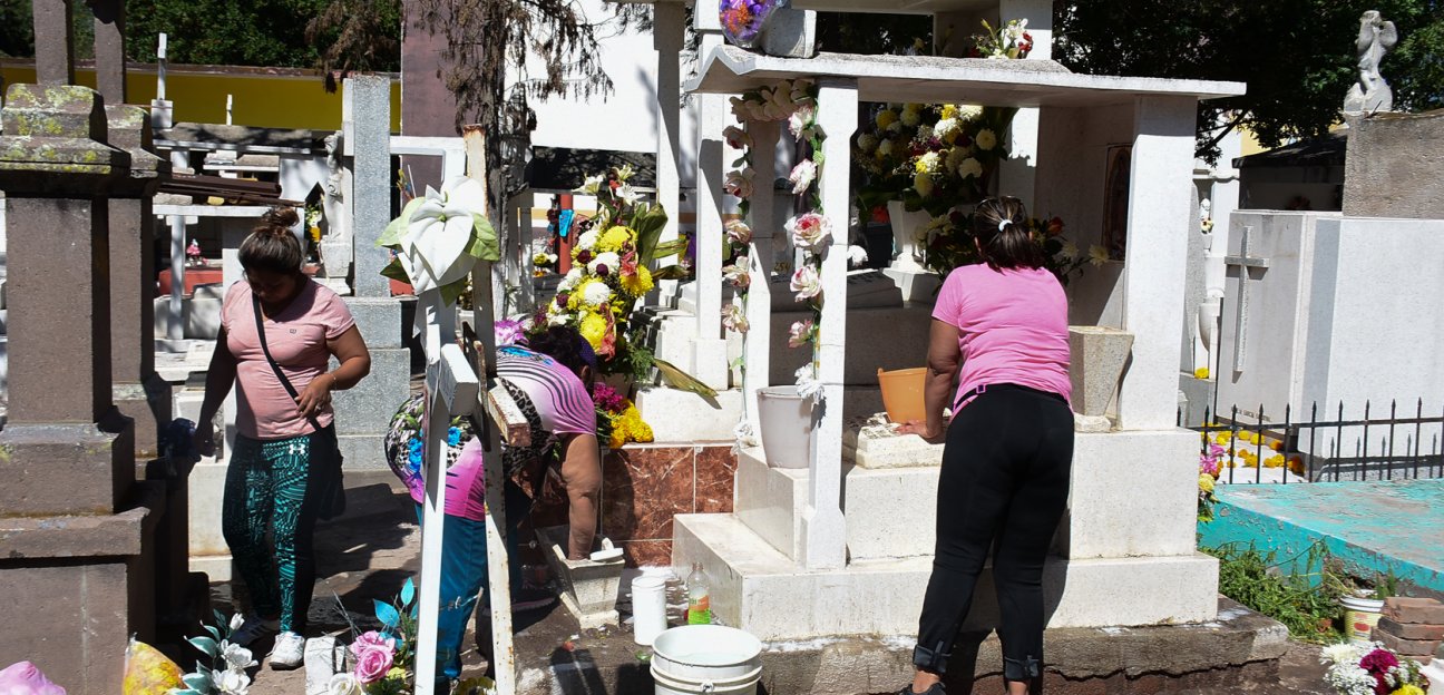 Se seguirán lineamienos sanitarios conforme al semáforo de riesgo epidemiológico en cementerios ante próximas fechas festivas