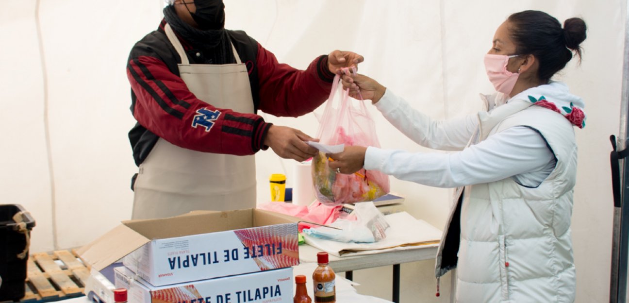 DIF de Soledad ofrece venta de pescados y mariscos en la Plaza Principal