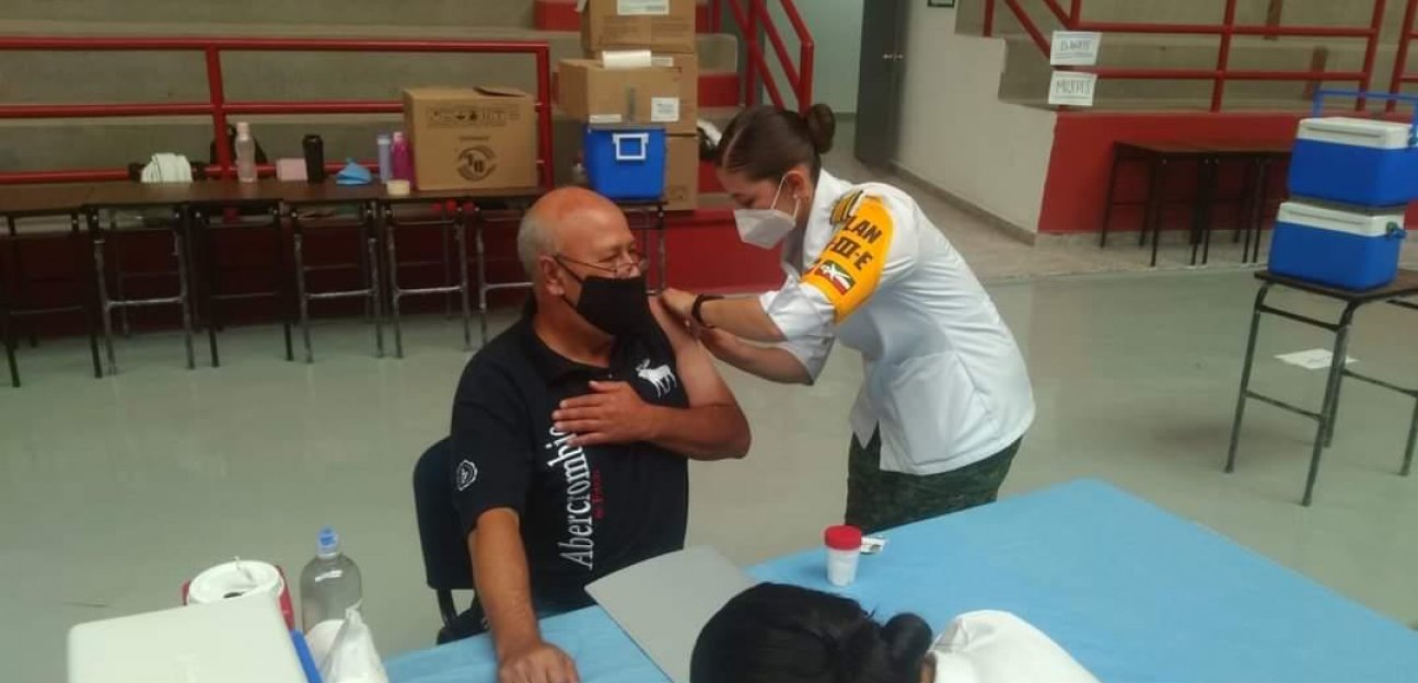 Jornada de vacunación para docentes transcurrió en orden y sin incidencias: Torres Cedillo