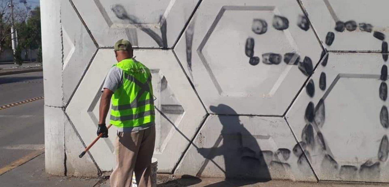 Ayuntamiento de Soledad brinda mantenimiento permanente en puentes vehiculares