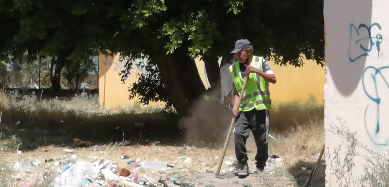 Siguen las acciones para embellecer las áreas públicas del municipio