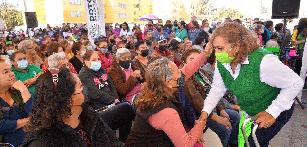 Vecinos de la Unidad Habitacional Pavón celebraron la modernización de la zona