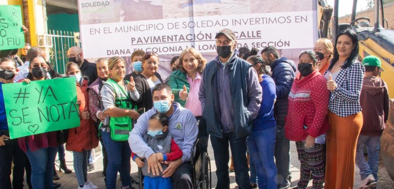Vecinos de La Lomita aplauden pavimentación de calle Diana