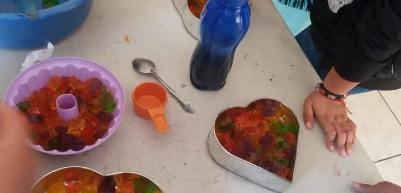 Invitan a niños y niñas de 6 a 13 años de edad a participar en el taller de Repostería a realizarse en la plaza principal de Soledad