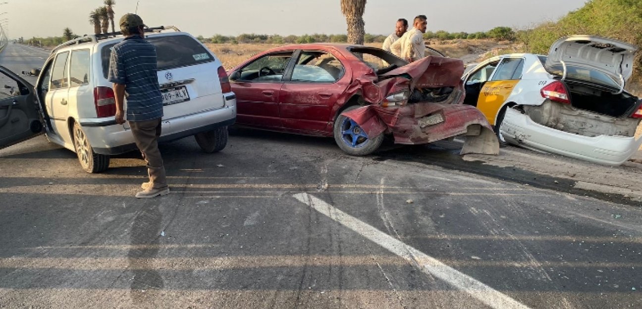 Protección Civil de Soledad, brindó apoyo en un hecho de tránsito en carretera al aeropuerto 