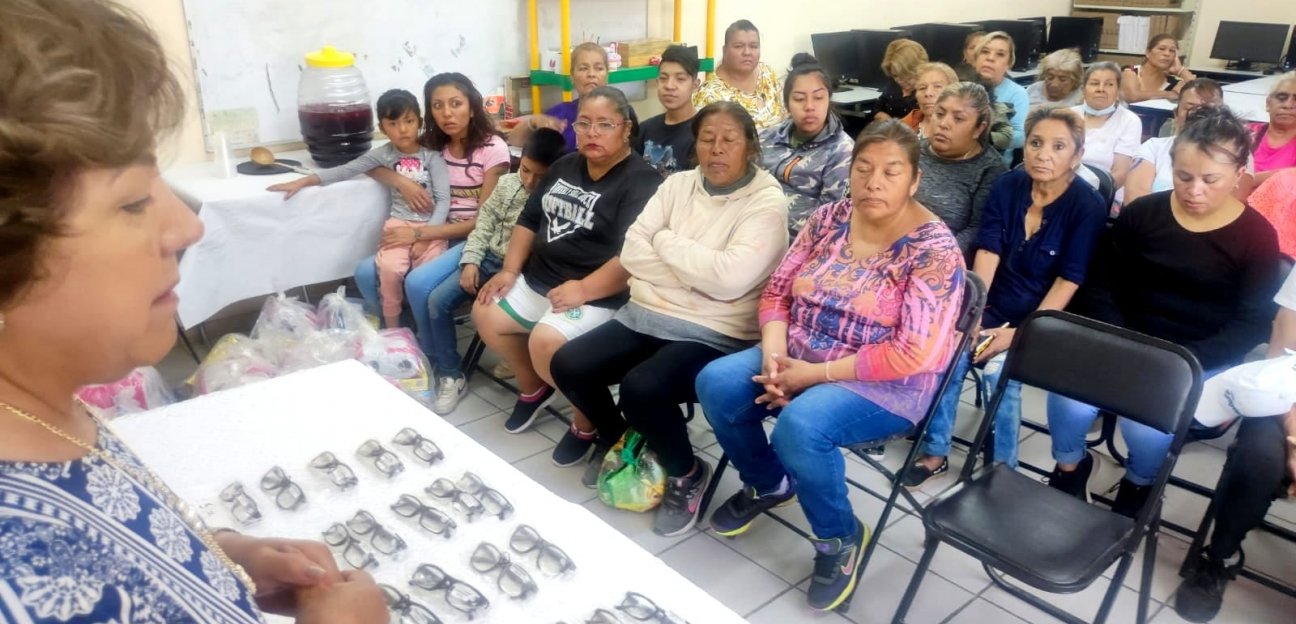 La presidenta del Sistema DIF Municipal de Soledad visitó la colonia Primera de Mayo