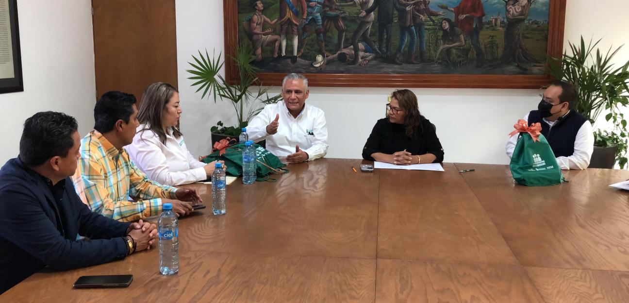 Autoridades soledenses firman convenio para brindar becas universitarias a jóvenes