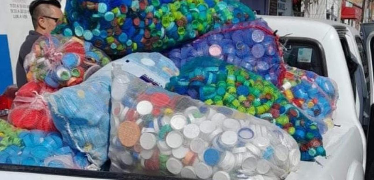 Soledad de G.S. coadyuva a tratamientos de cáncer con recolección de tapas plásticas; invitan a donación