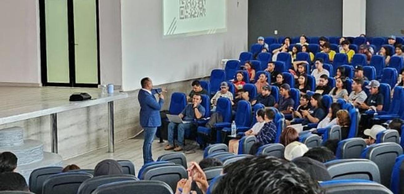 Jóvenes soledenses reciben Visa como parte de proyecto de educación internacional