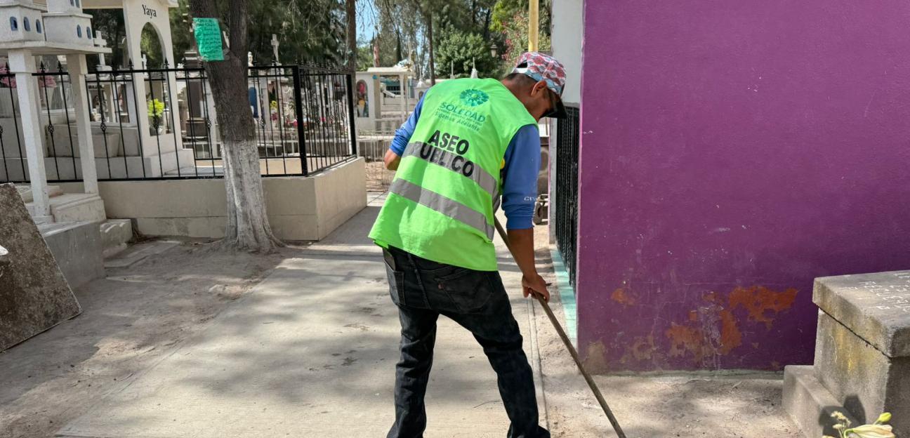 Listos, panteones municipales en Soledad para recibir visitas por el Día del Padre