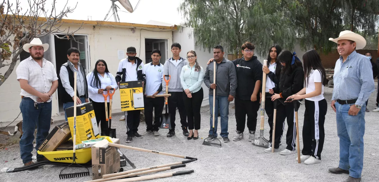 Municipio de Soledad apoya a la juventud en su educación para el sector agropecuario, con entrega de herramientas 
