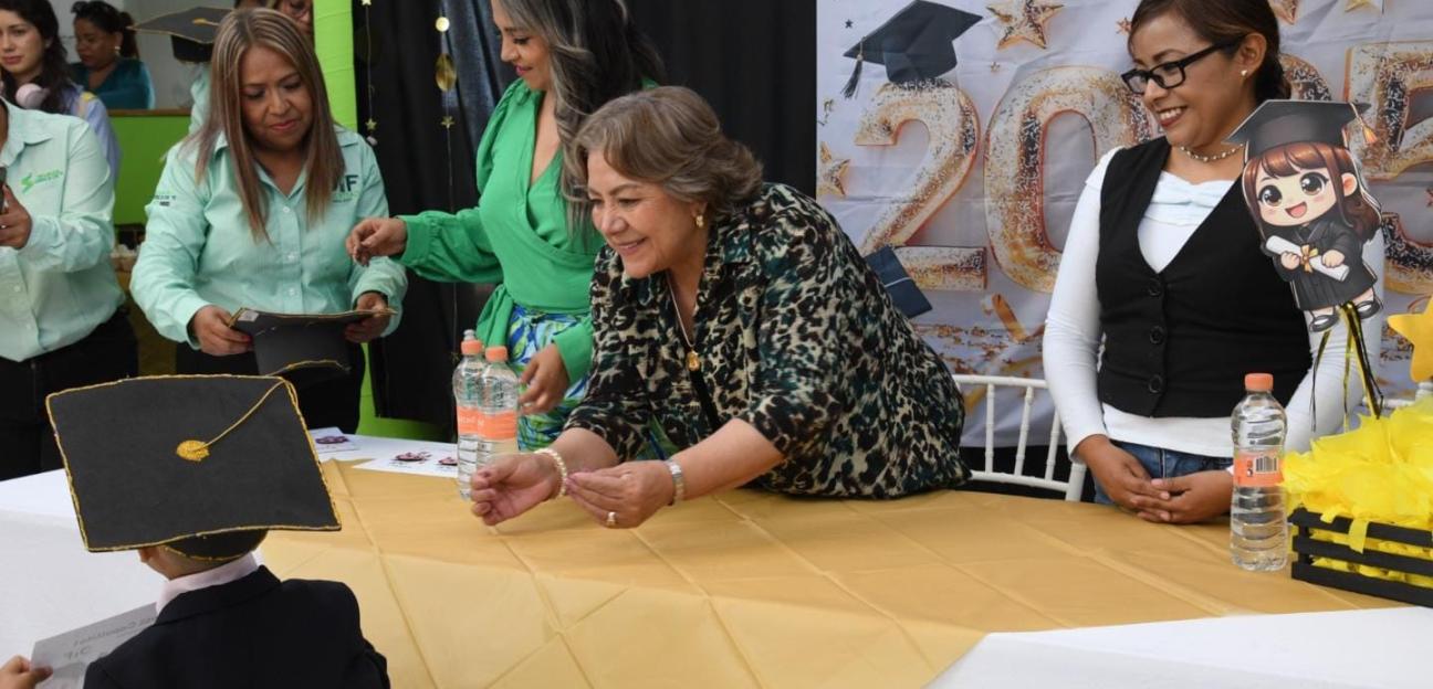 DIF Municipal de Soledad festeja graduación de hijos e hijas de madres trabajadoras en Centros Capullito