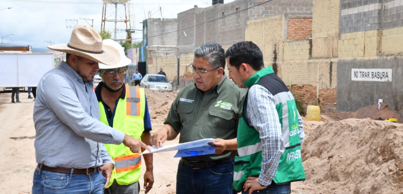 Alcalde Juan Manuel Navarro Muñiz constata avances del colector pluvial en Privadas de la Hacienda