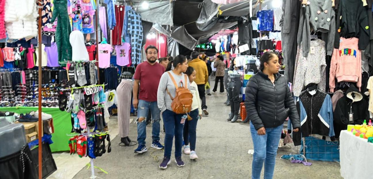 Gobierno de Soledad impulsa consumo con pabellón navideño en la zona centro