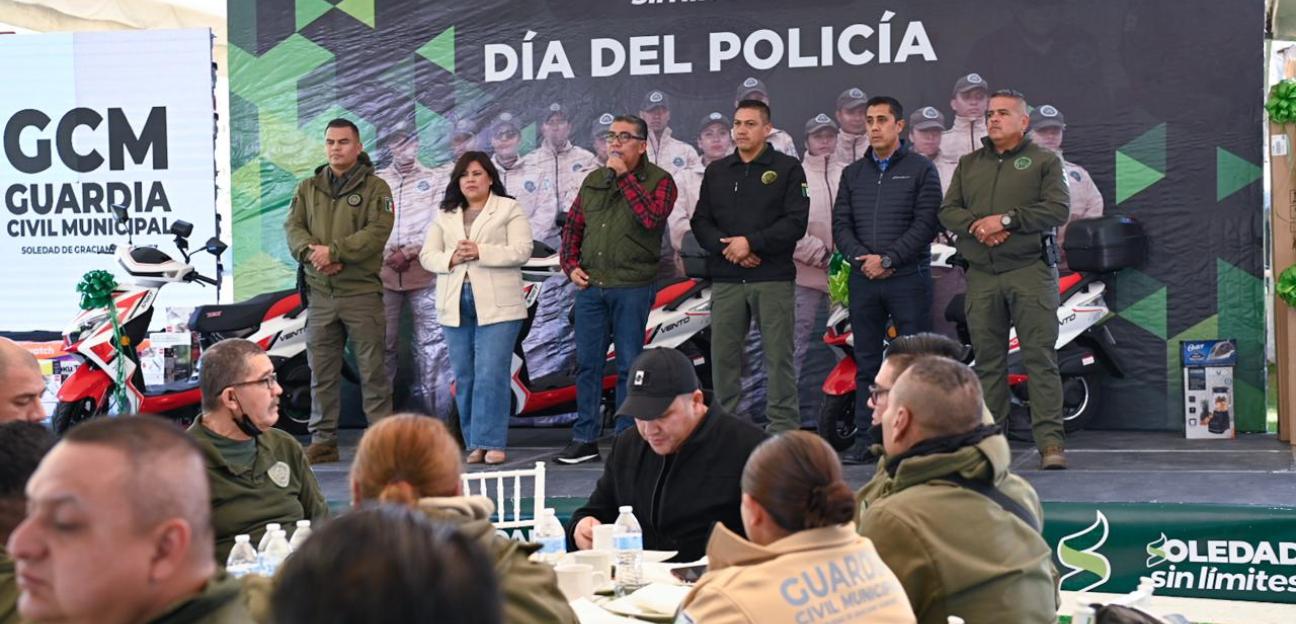 Alcalde Juan Manuel Navarro celebra y reconoce labor de policías soledenses y anuncia más incentivos