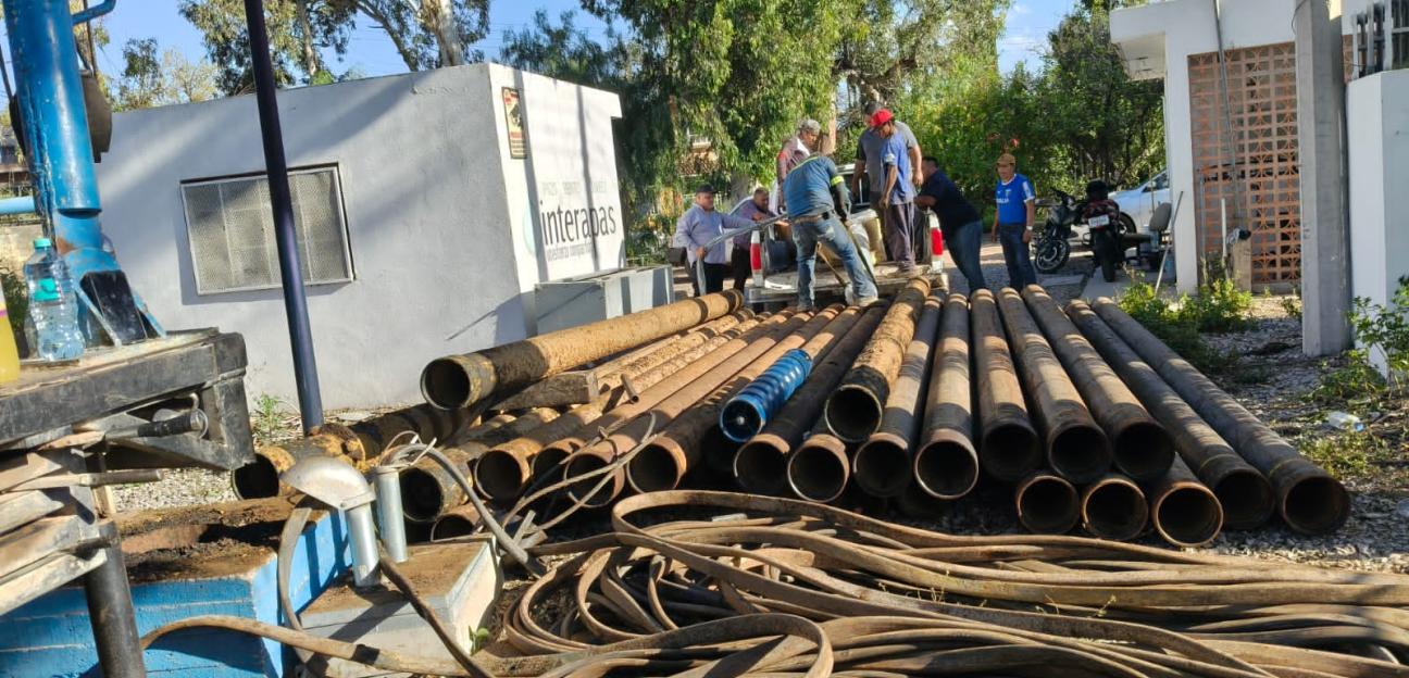 Ayuntamiento de Soledad repara bomba de pozo de Interapas en colonia Benito Juárez