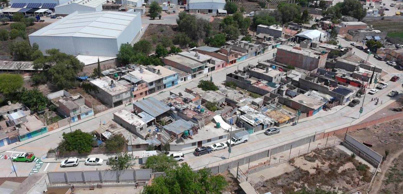 Familias de División del Norte celebran calles nuevas y aplauden el compromiso del alcalde Navarro Muñiz