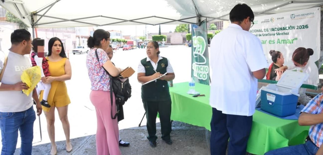 Ayuntamiento de Soledad acerca a las familias vacunación gratuita en puntos estratégicos