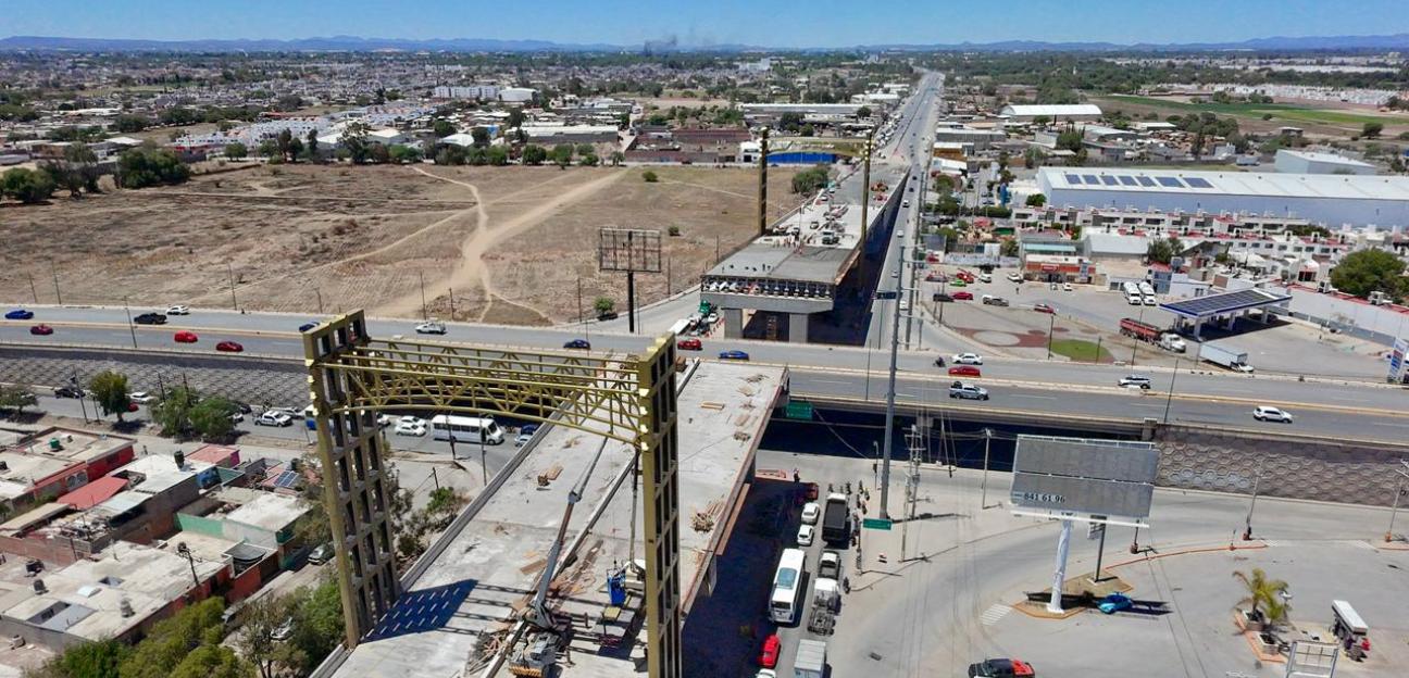 Destaca Juan Manuel Navarro impacto para el desarrollo social del Puente Vehicular en Circuito Potosí