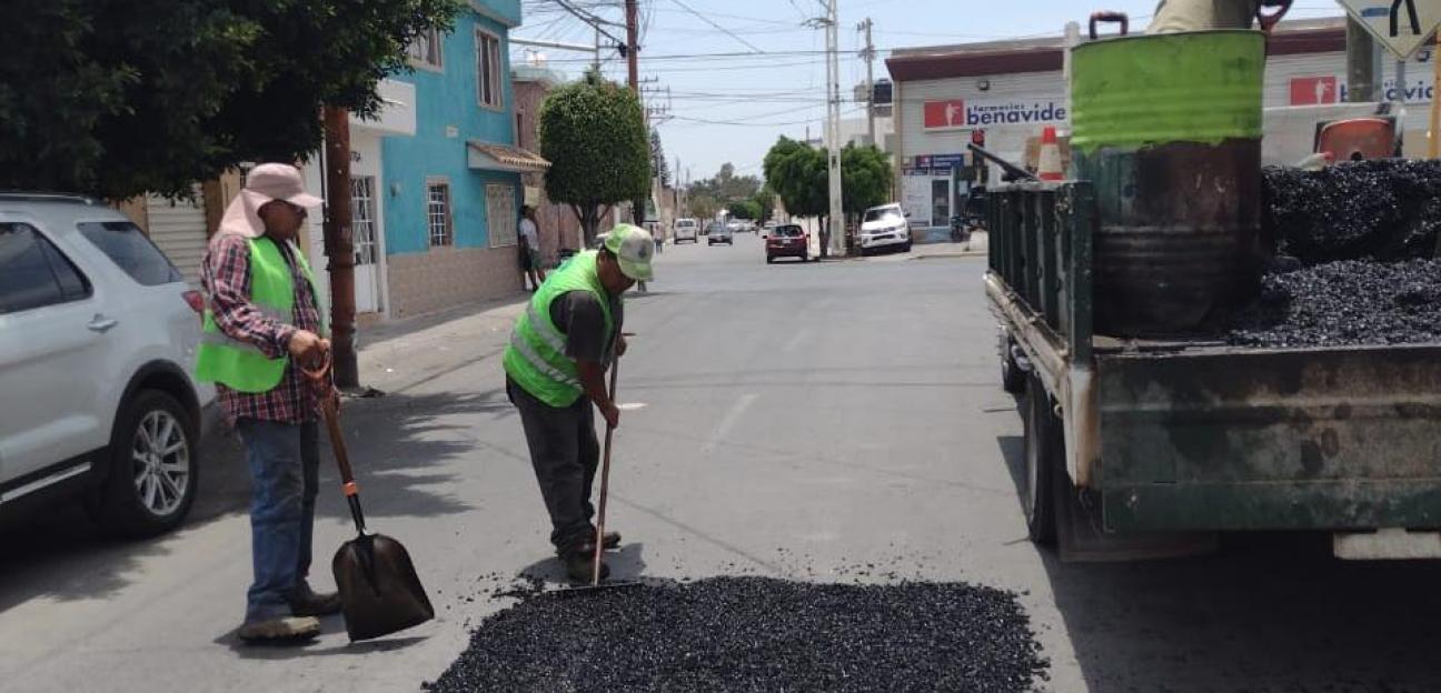 Con bacheo y pavimentación, Gobierno de Soledad garantiza vialidades dignas