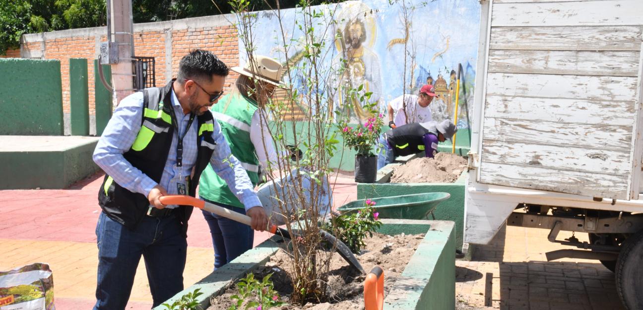Gobierno de Soledad rehabilita espacios comunes en más áreas verdes
