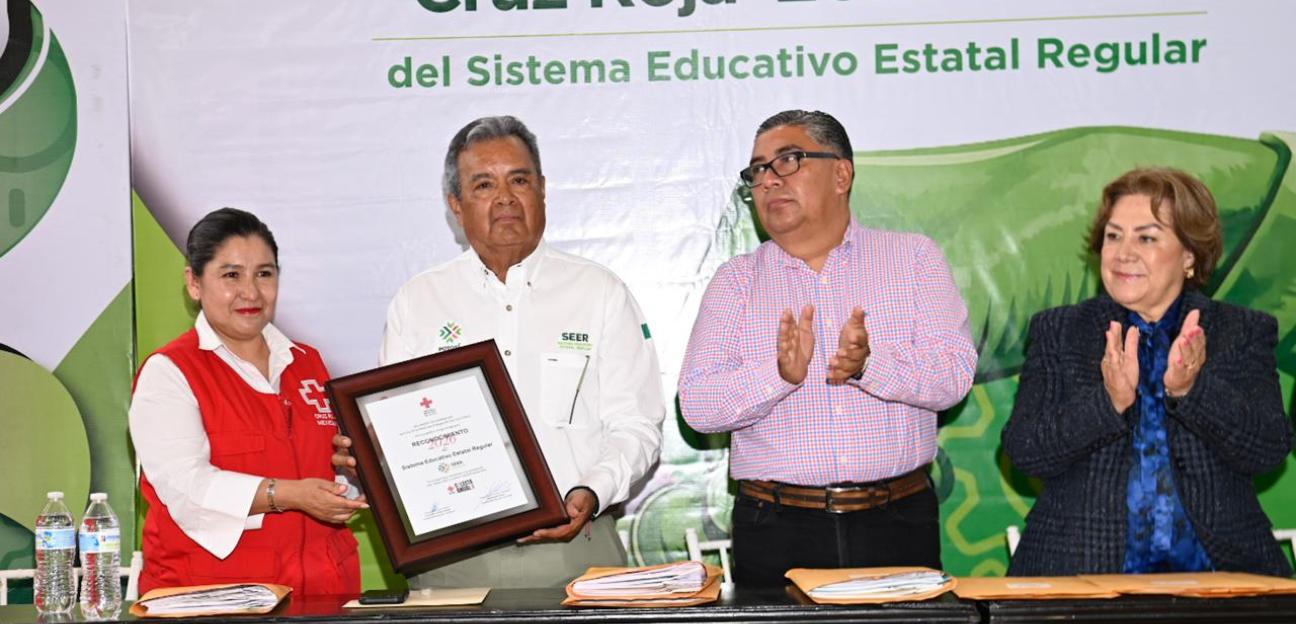 Juan Manuel Navarro reconoce esfuerzo y compromiso de la Cruz Roja y anuncia rescate de base en La Virgen