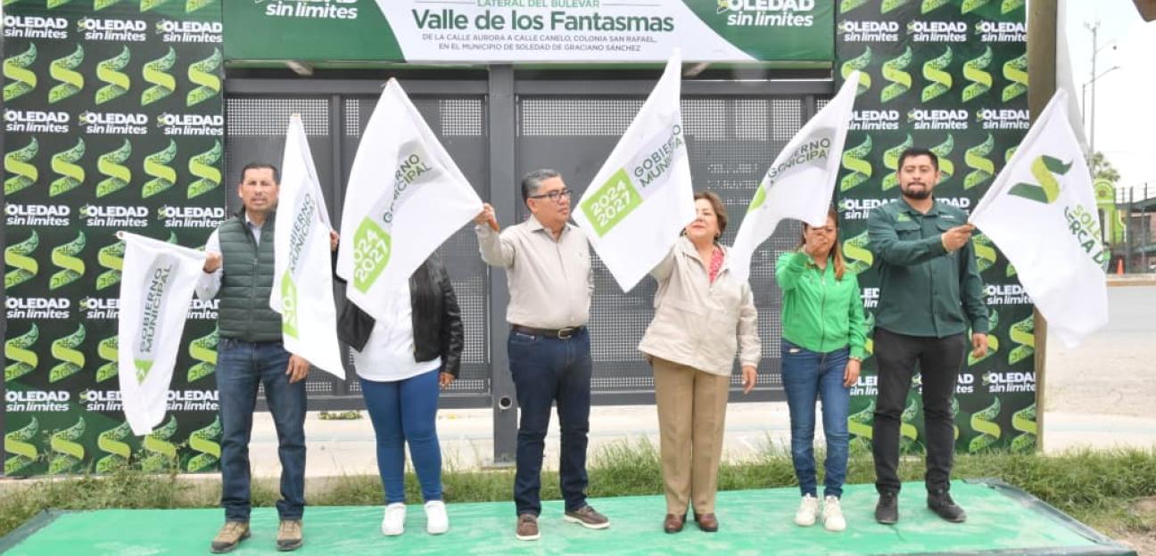 Soledad cambia todos los días: Juan Manuel Navarro, al arrancar pavimentación en Bulevar Valle de los Fantasmas